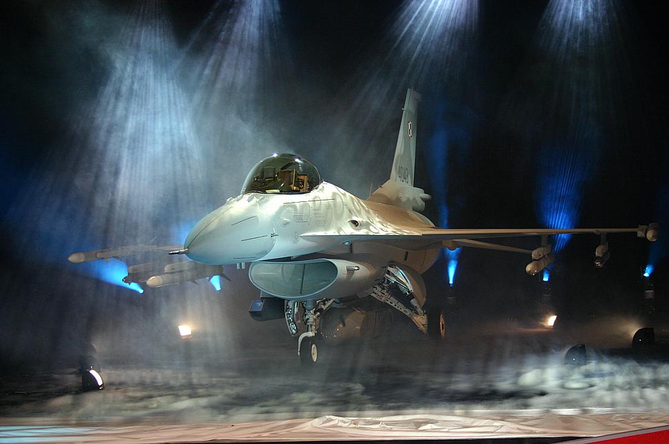 In November 1989, GD acknowledged that F-16 production had fallen as many as 20 planes behind schedule because of production problems. The problems cost GD millions of dollars in delayed government payments, contract adjustments and overtime pay.